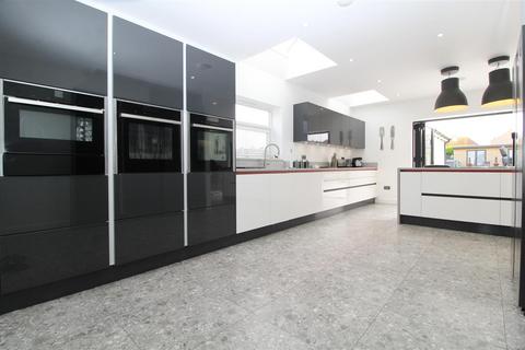 120 Botany Road, Kingsgate, Broadstairs, CT10 3SE