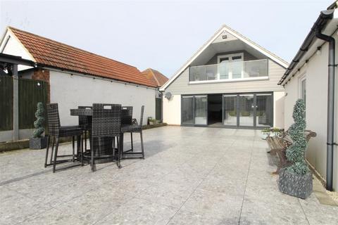 120 Botany Road, Kingsgate, Broadstairs, CT10 3SE