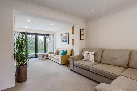 3 Berkeley Square, Warblington, Havant, PO9 2RT