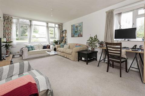 5 bedroom flat to rent, Garden Royal, Kersfield Road, Putney