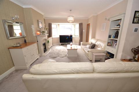 5 bedroom semi-detached house for sale, St. Wilfrids Crescent, Lidget Green, Bradford