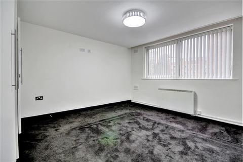 2 bedroom apartment to rent, Bankside Close, Coventry