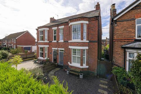 4 bedroom semi-detached house for sale, North Crofts, Nantwich