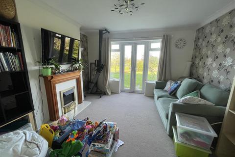 3 bedroom semi-detached house to rent, Rookery Row, West Farleigh ME15