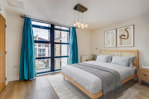 1 bedroom flat for sale, Scott Avenue, London