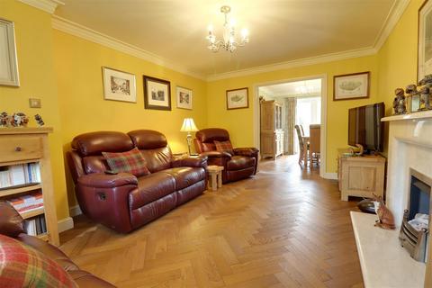 4 bedroom detached house for sale, Perry Fields, Crewe