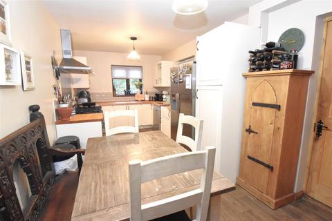 4 bedroom chalet for sale, Villiers Way, Thundersley
