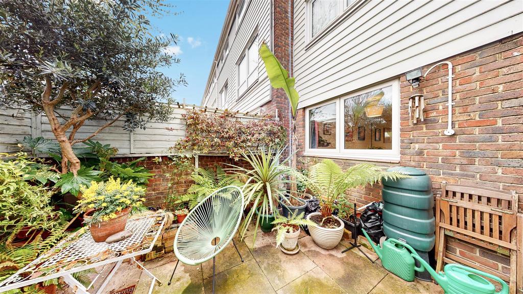 38 Goldman Close - x Qku1re Hq Cv Ek Oj Ll2 M4.jpg