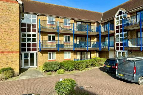 2 bedroom apartment to rent - Belvedere Road, Burnham-On-Crouch