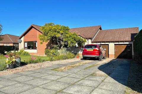 3 bedroom detached bungalow for sale, 6 Thompson Place, Kinross, KY13