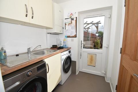 52 Attwyll Avenue, Exeter, EX2 5HW