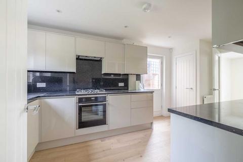 7 Ruscombe Gardens, Datchet, Slough, SL3 9BG