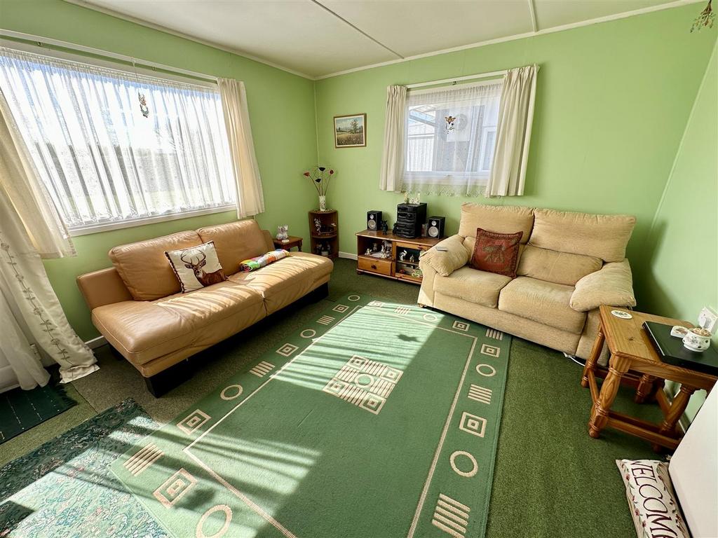 Lounge area.JPEG