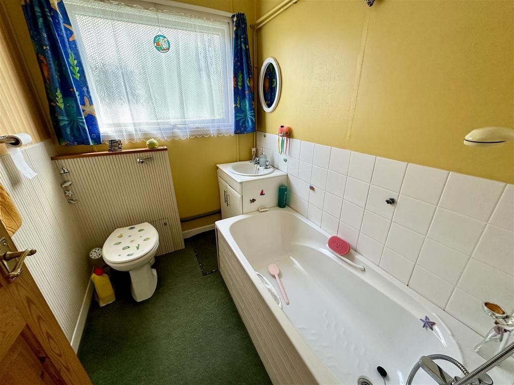 Bathroom.JPEG