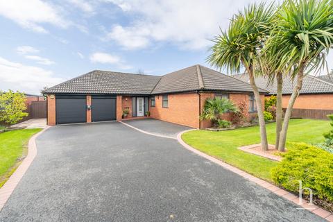 3 bedroom bungalow for sale, Roseacre, West Kirby CH48