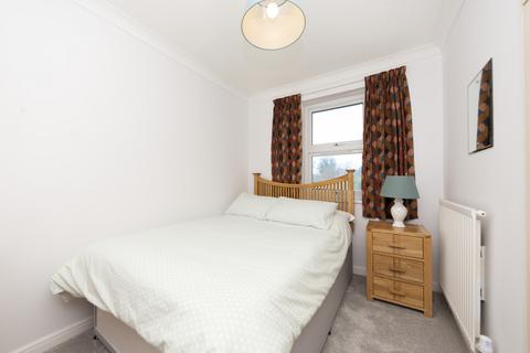 2 bedroom flat to rent, Quadrangle Lodge, SW19