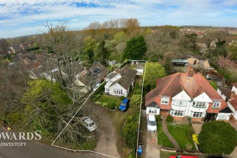 3 bedroom detached bungalow for sale, Oulton Road North, Oulton Village