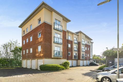 2 bedroom flat for sale, Basingstoke,  Hampshire,  RG21