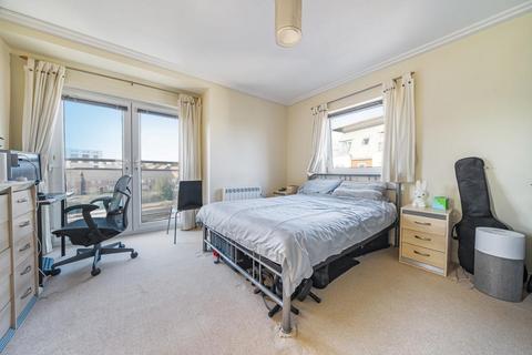 2 bedroom flat for sale, Basingstoke,  Hampshire,  RG21