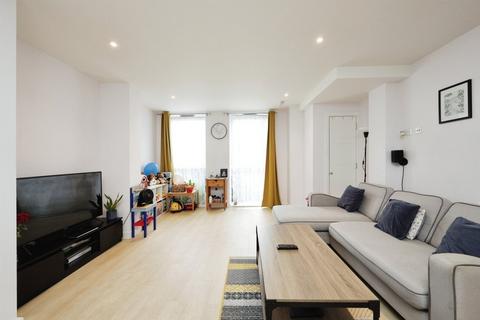 1 bedroom apartment for sale, Woodford Road, Watford, Hertfordshire, WD17