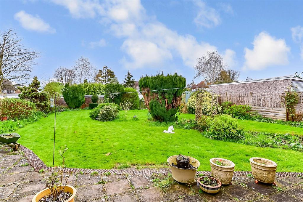 Valley Drive, Maidstone, Kent 3 bed detached bungalow for sale £580,000