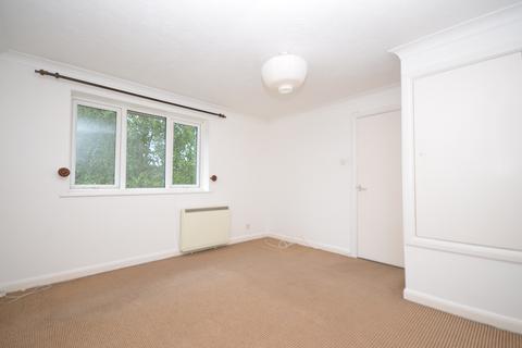 undefined, Southern Way, Farnham, Surrey, Surrey, GU9