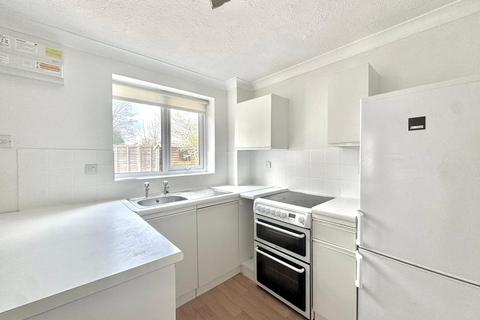 undefined, Southern Way, Farnham, Surrey, Surrey, GU9