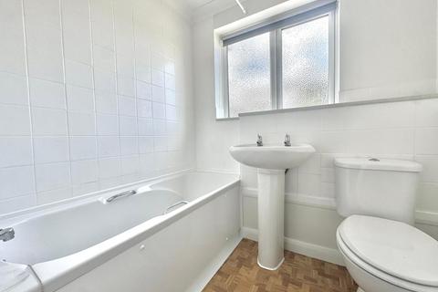 undefined, Southern Way, Farnham, Surrey, Surrey, GU9