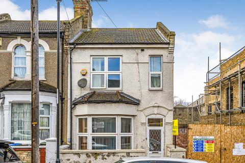 3 bedroom semi-detached house for sale, Rippolson Road, London, SE18