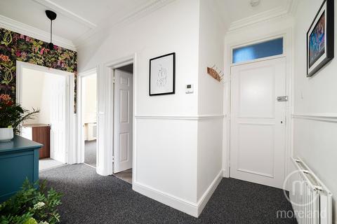 2 bedroom flat for sale, 92 Sunningfields Road, Greater London NW4
