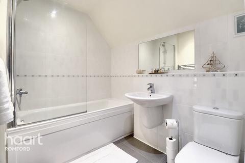 1 bedroom apartment for sale, Market Place, Romford