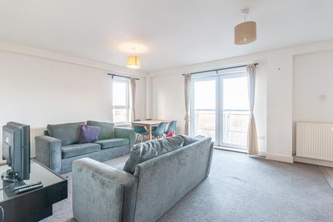 3 bedroom flat to rent, 0731L – Lindsay Road, Edinburgh, EH6 4EP