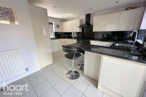 16 Osmond Close, Black Notley, Braintree, CM77 8FH