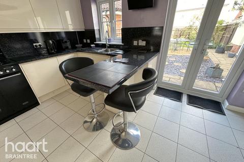16 Osmond Close, Black Notley, Braintree, CM77 8FH