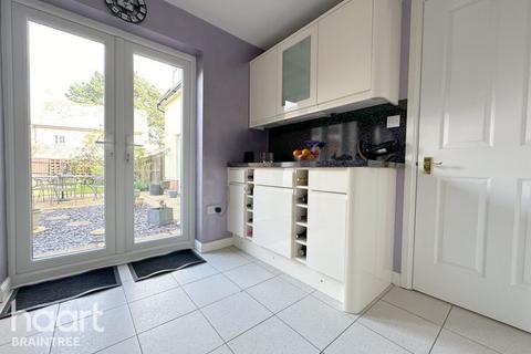 16 Osmond Close, Black Notley, Braintree, CM77 8FH