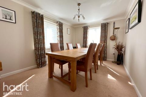 16 Osmond Close, Black Notley, Braintree, CM77 8FH