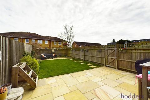3 bedroom end of terrace house for sale, Riversdell Close, Chertsey, Surrey, KT16