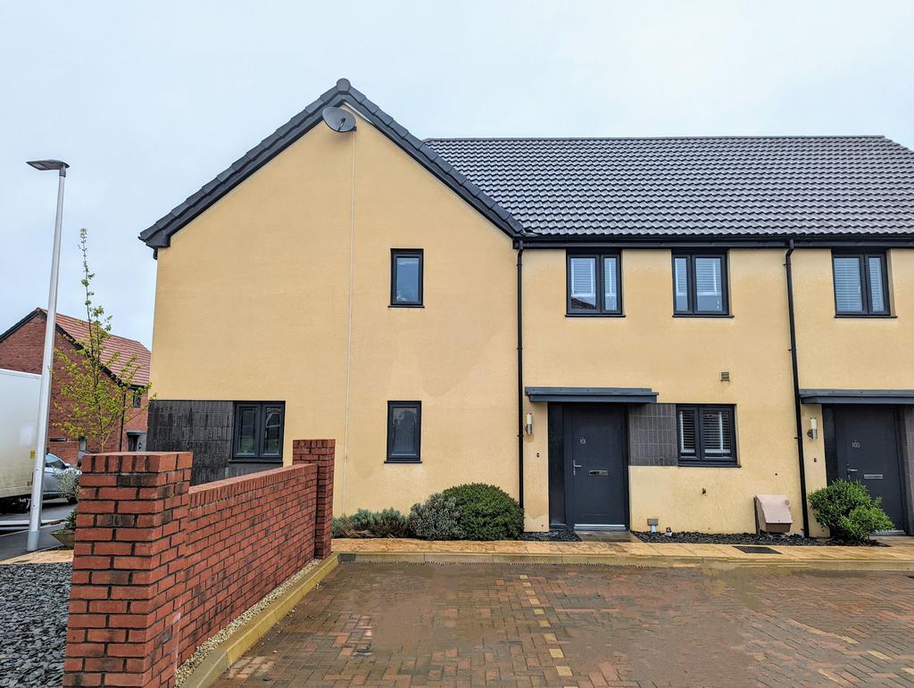 Cranbrook, Exeter EX5 2 bed terraced house for sale £240,000