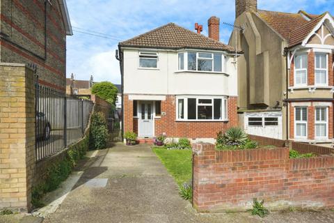 3 bedroom detached house for sale, Hollicondane Road, Ramsgate, CT11