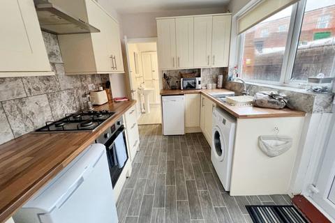 2 bedroom ground floor flat for sale, Eskdale Terrace, CULLERCOATS, North Shields, Tyne and Wear, NE30 4PX