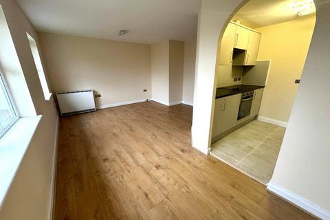 2 bedroom flat to rent, Hounslow, TW5