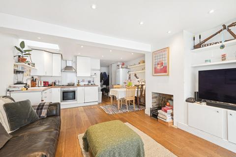 2 bedroom flat for sale, Humbolt Road, London