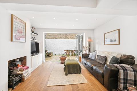 2 bedroom flat for sale, Humbolt Road, London