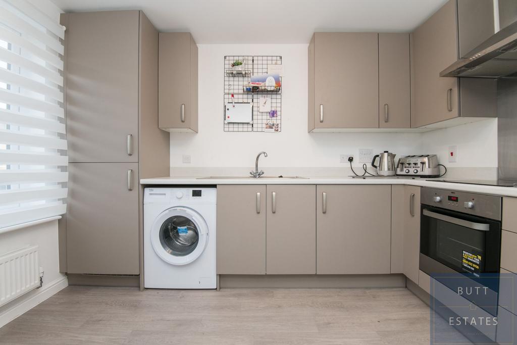 Cranbrook, Exeter EX5 3 bed terraced house for sale £189,000