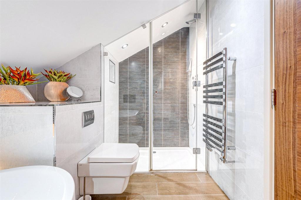 En Suite Bathroom