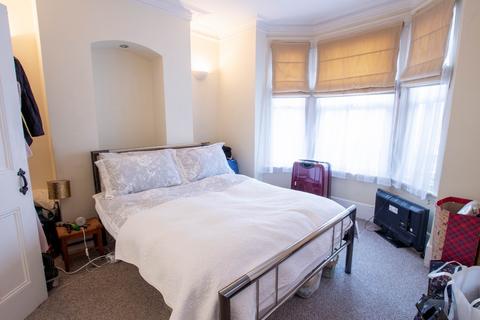 2 bedroom apartment to rent, Oaklands Road, Bexleyheath DA6