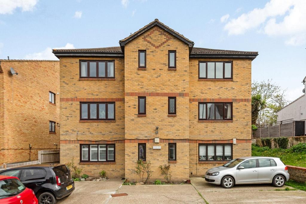 Sydenham Park Road, Sydenham, London... 2 bed apartment £375,000