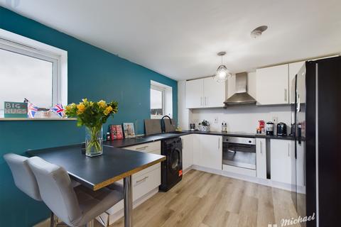 2 bedroom flat for sale, Kerr Place, Aylesbury