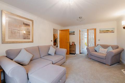8 Jocelyn Mead, Crediton, EX17 2EN