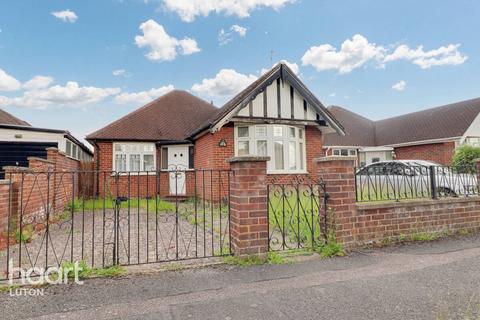 3 bedroom detached bungalow for sale, Welbury Avenue, Luton